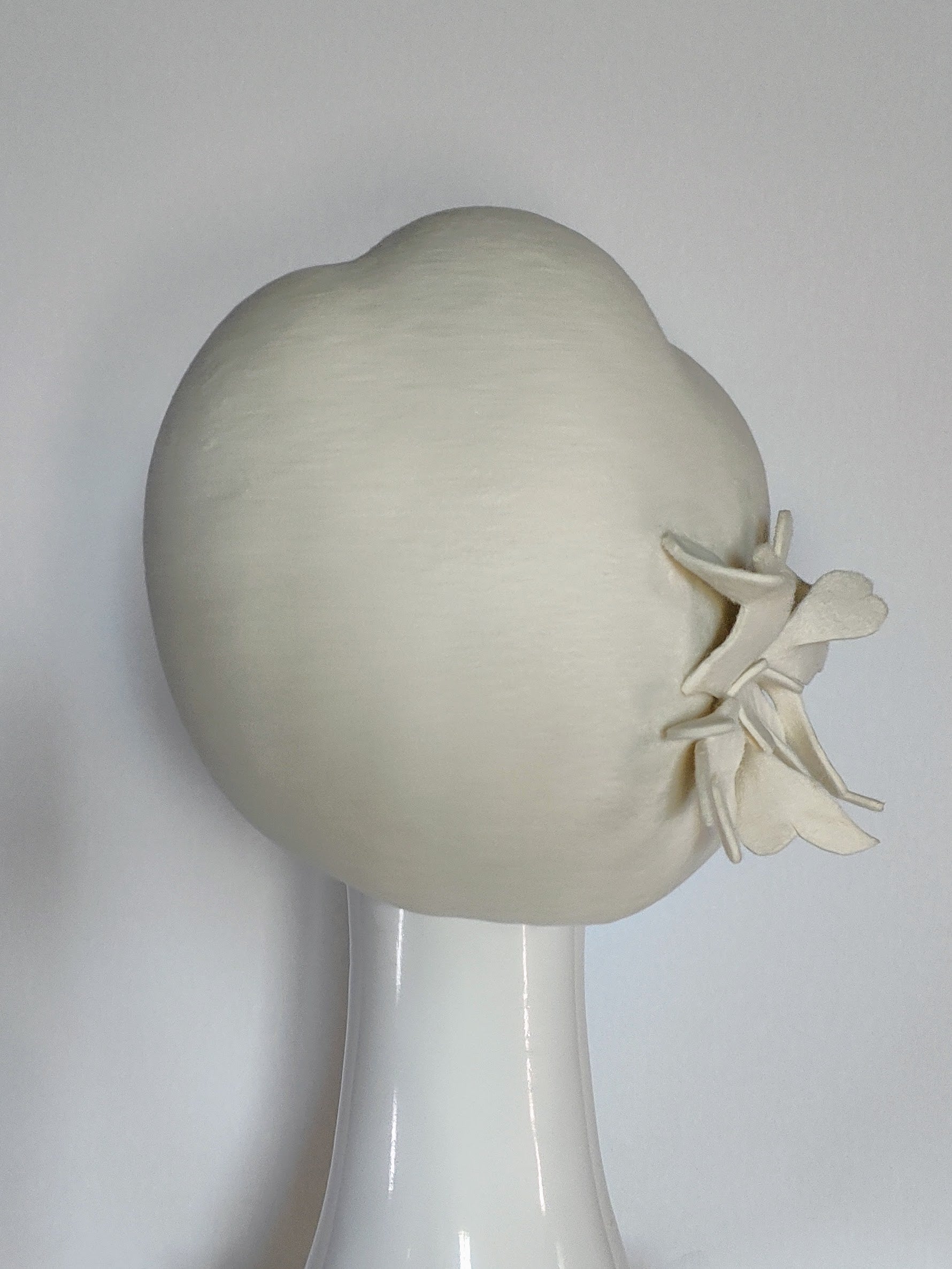 Brianne handcrafted beret crafted from felt – perfect for race day and garden party