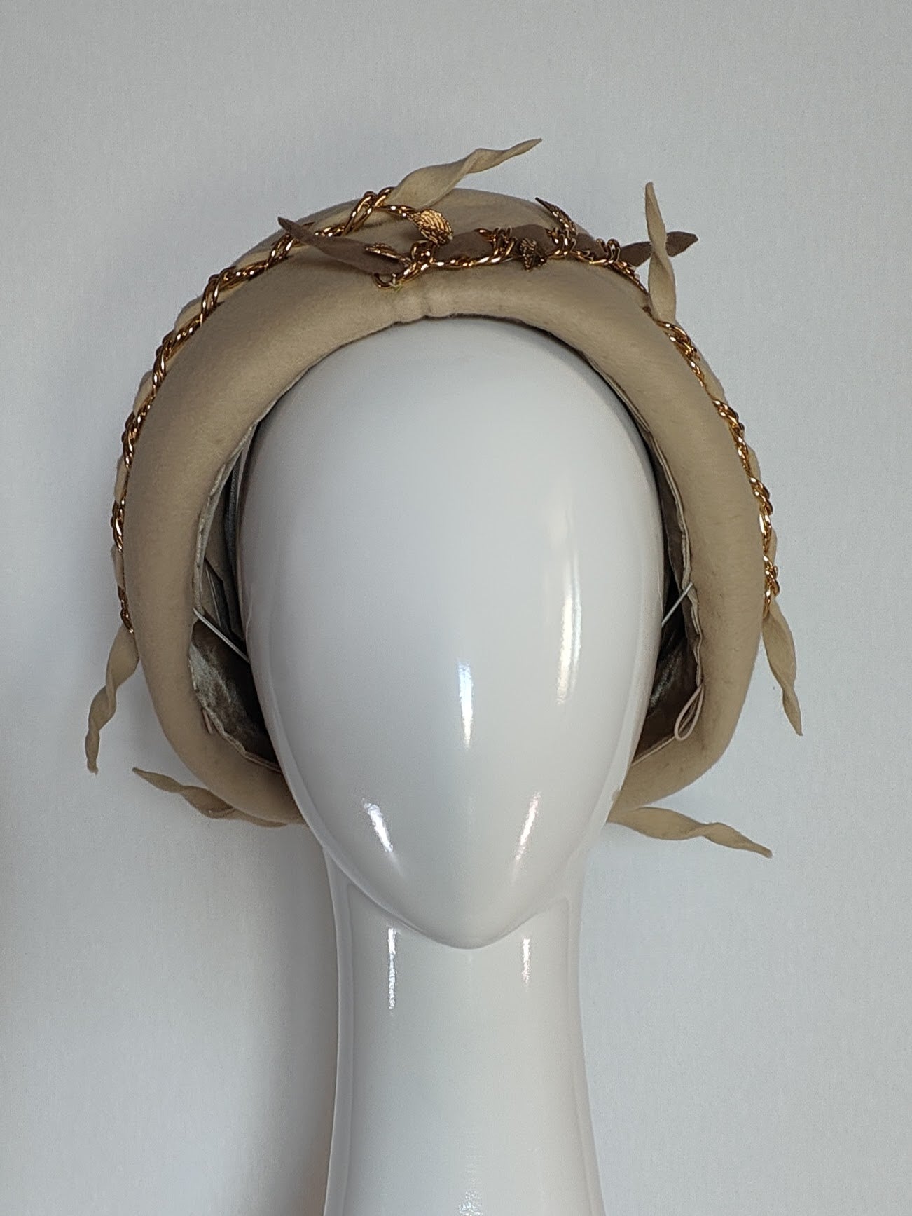 Couture turban Hayley featuring felt – occasion headwear for spring racing carnival