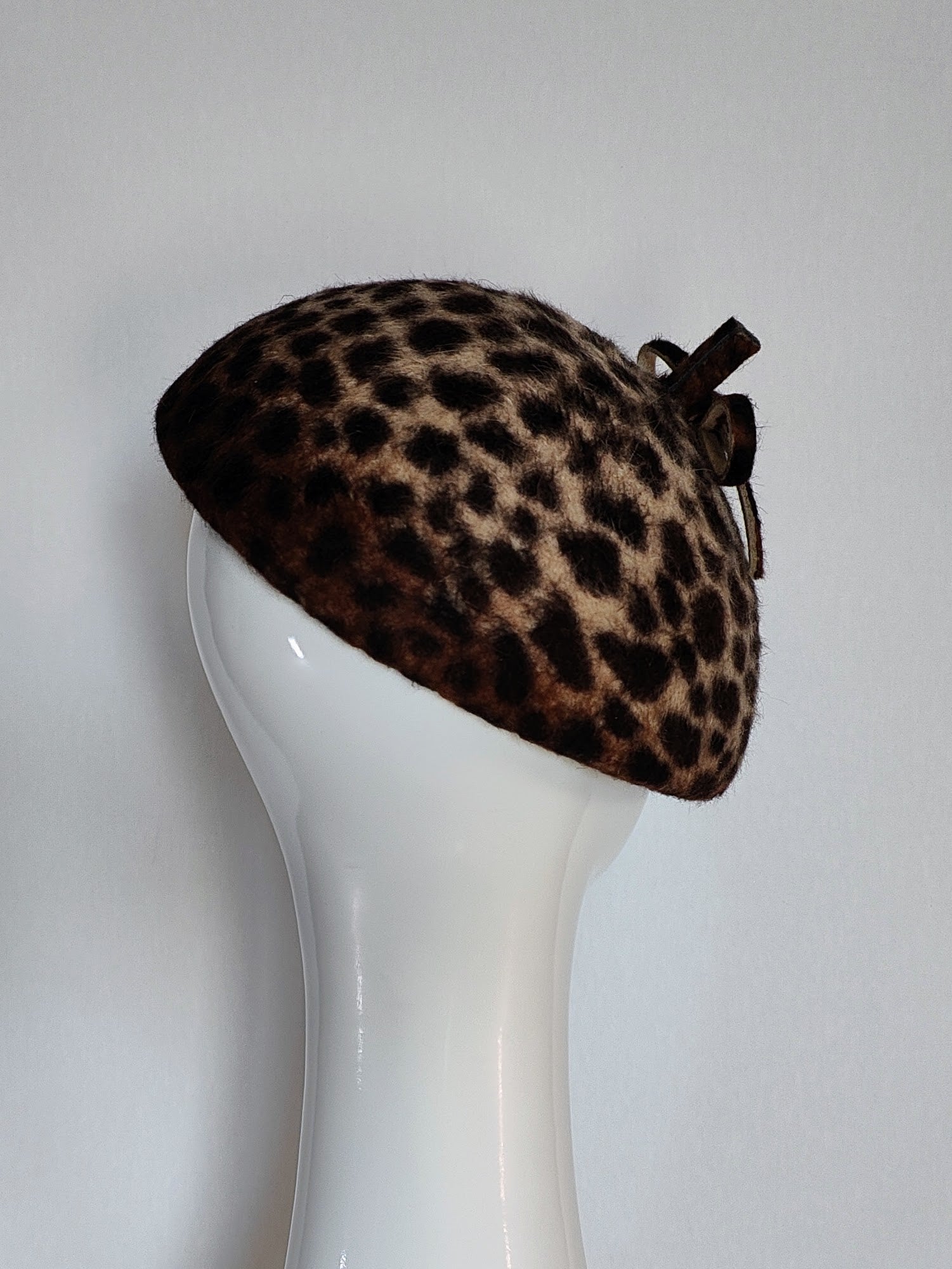 Handcrafted beret Kat – Kathryn Lee bespoke collection