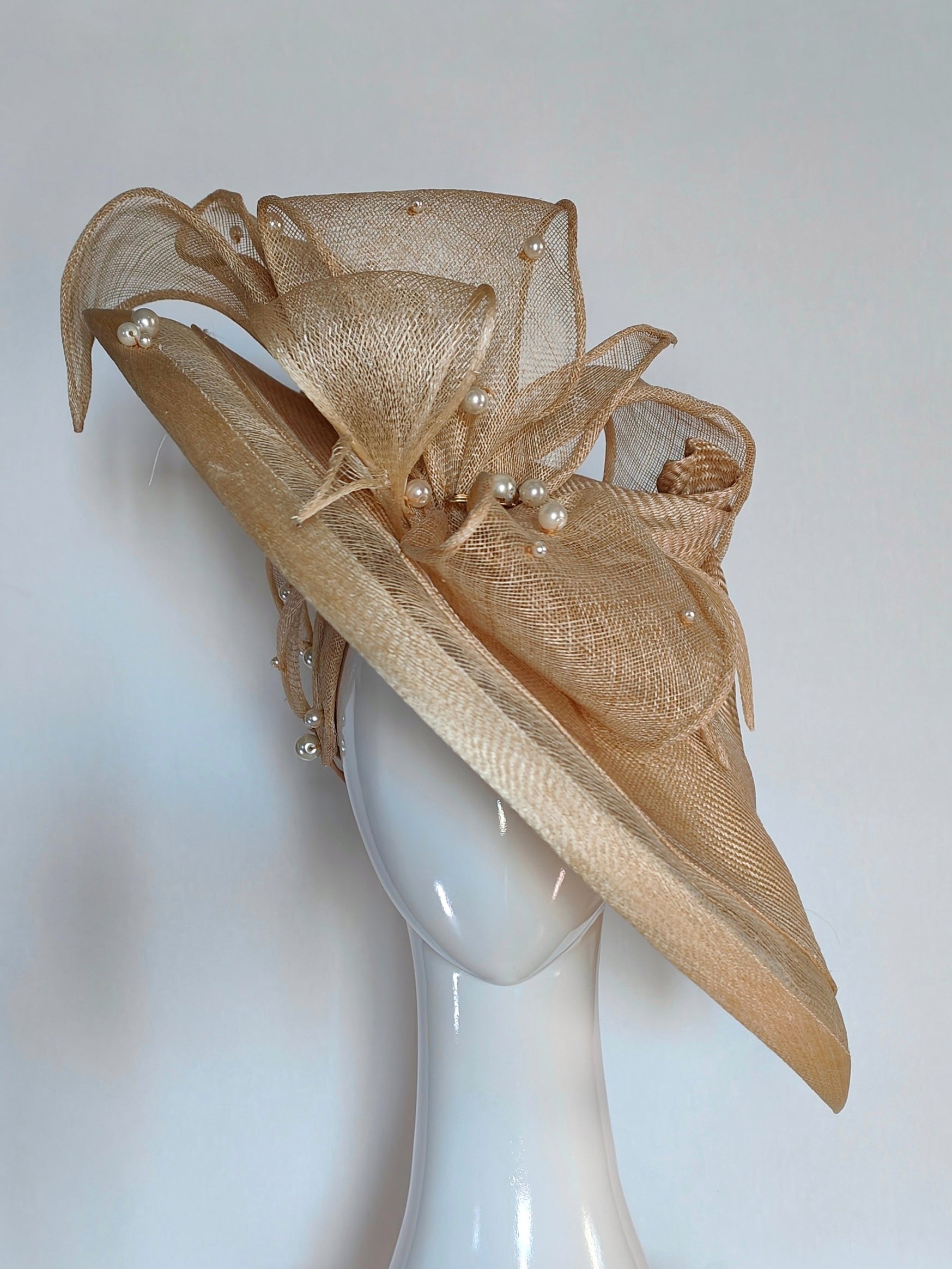 Lady Edith headpiece – artisan millinery featuring sinamay and straw for Cairns Amateurs and beyond