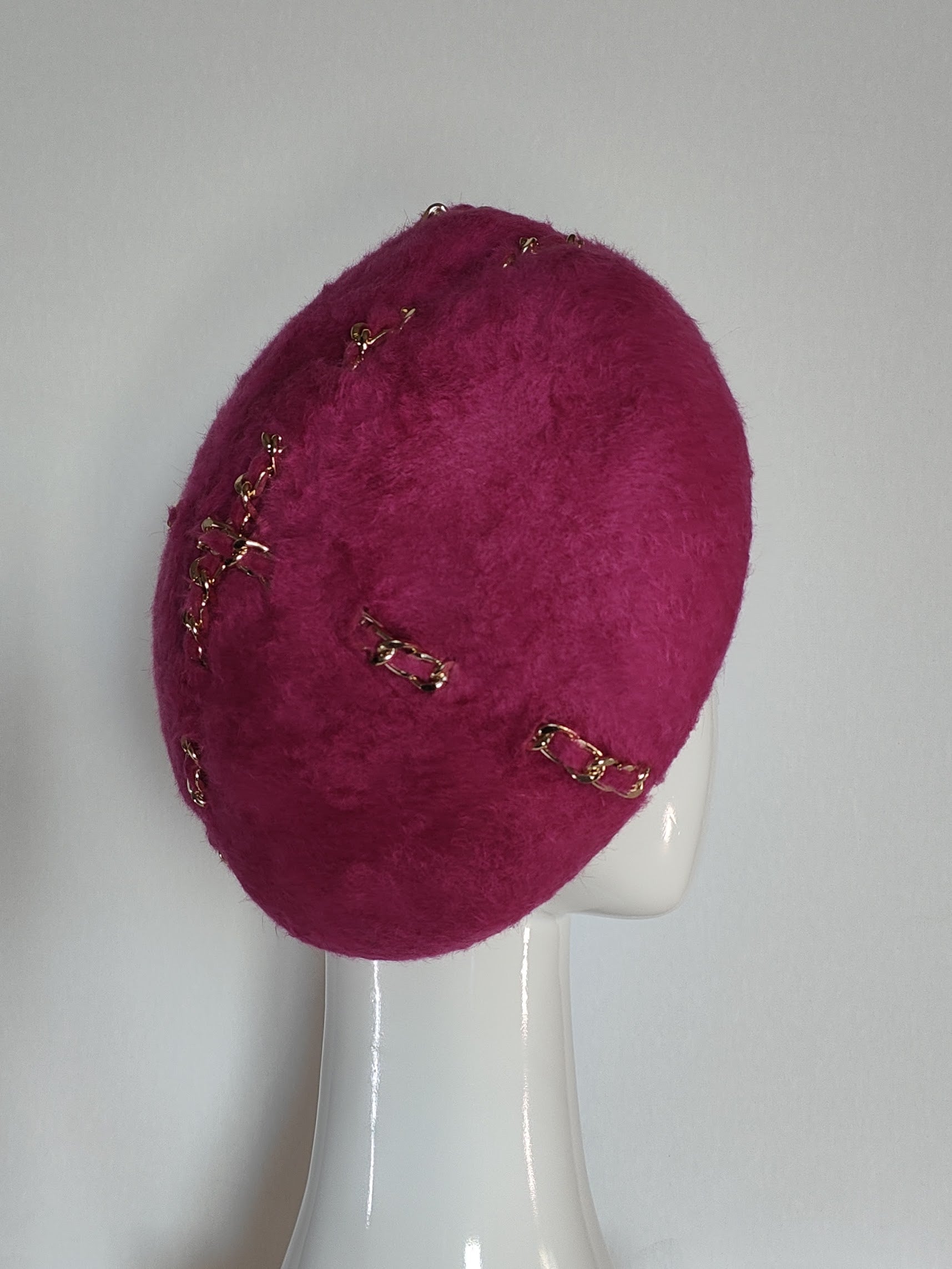 Poppy beret – artisan millinery featuring felt for Oaks Day and beyond