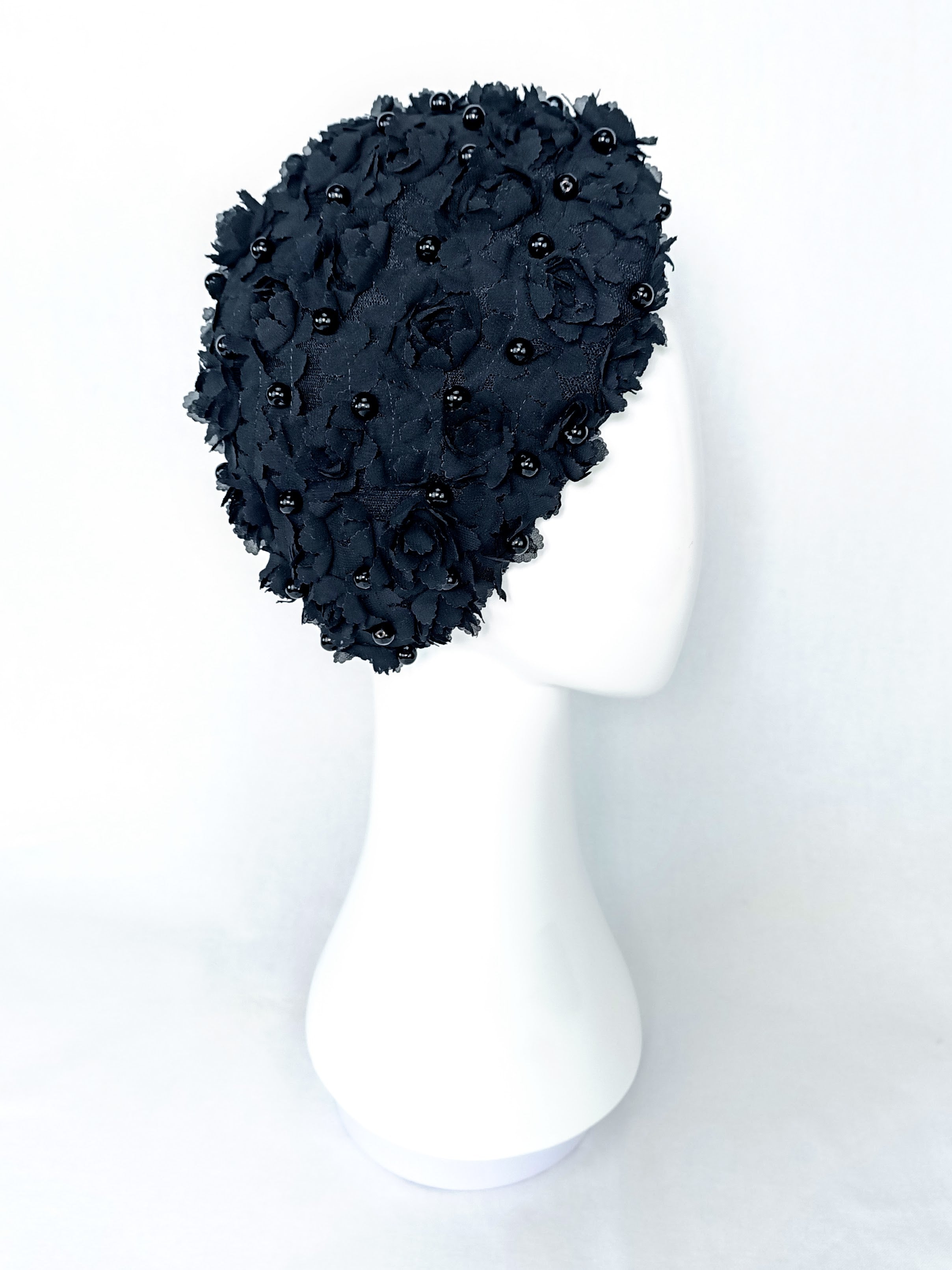 Australian milliner Kathryn Lee – Black Pearl Black fascinator featuring silk and pearl