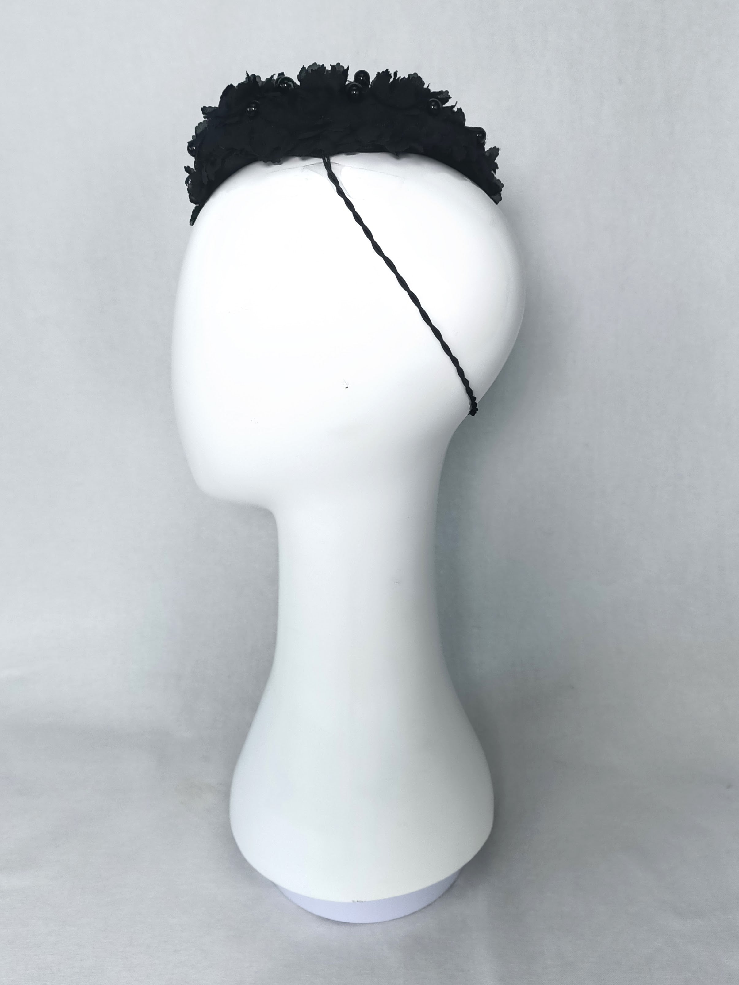 Bespoke Black Pearl fascinator crafted from silk and pearl – designed for spring racing carnival by Kathryn Lee