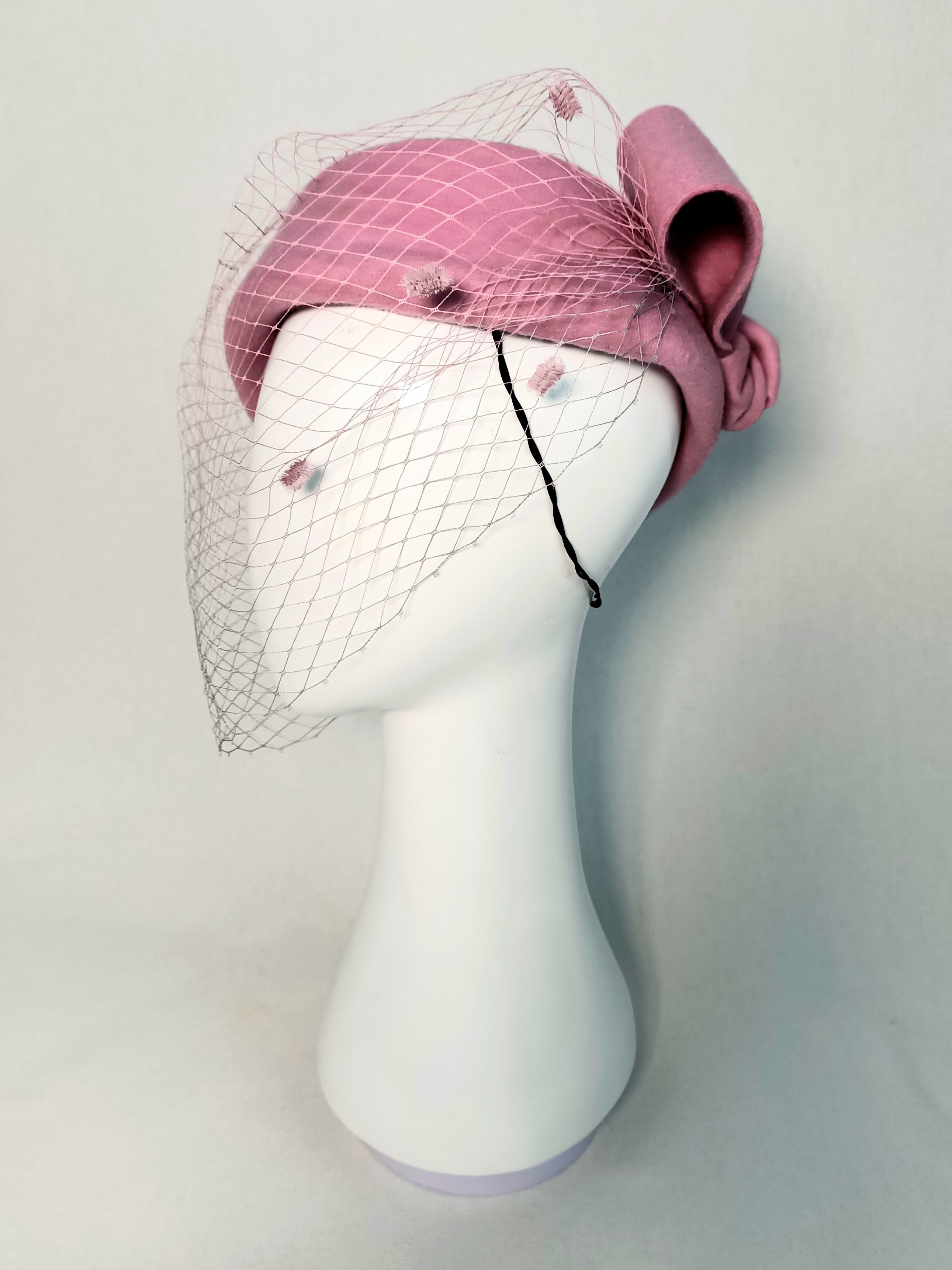 Bryony pillbox hat – artisan millinery featuring felt for Dubai World Cup and beyond