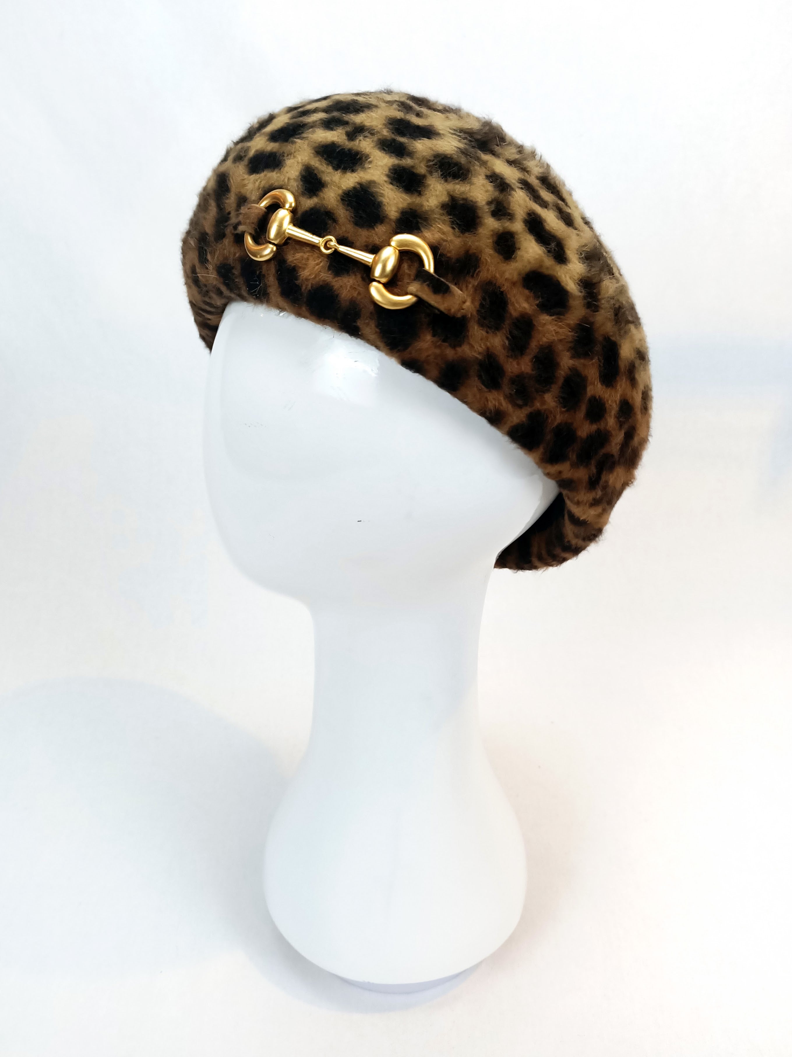 Chantal – Gold beret crafted from felt perfect for race day