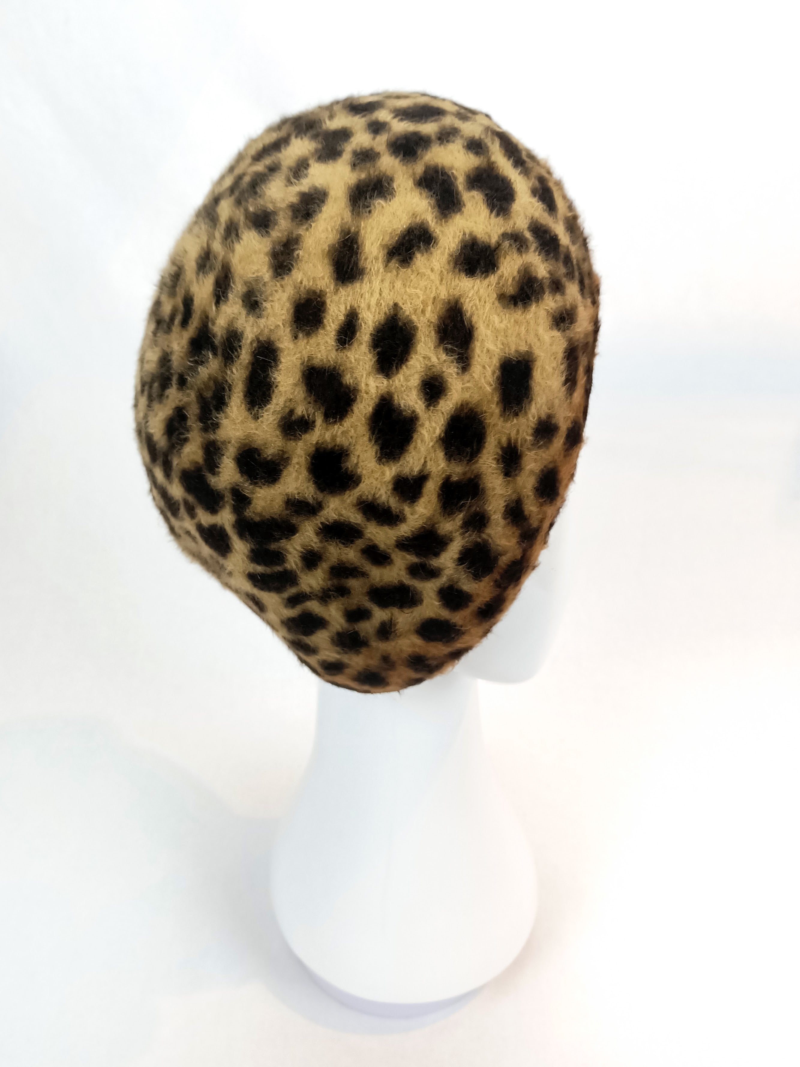 Designer Gold beret Chantal crafted from felt – Kathryn Lee Millinery Australia