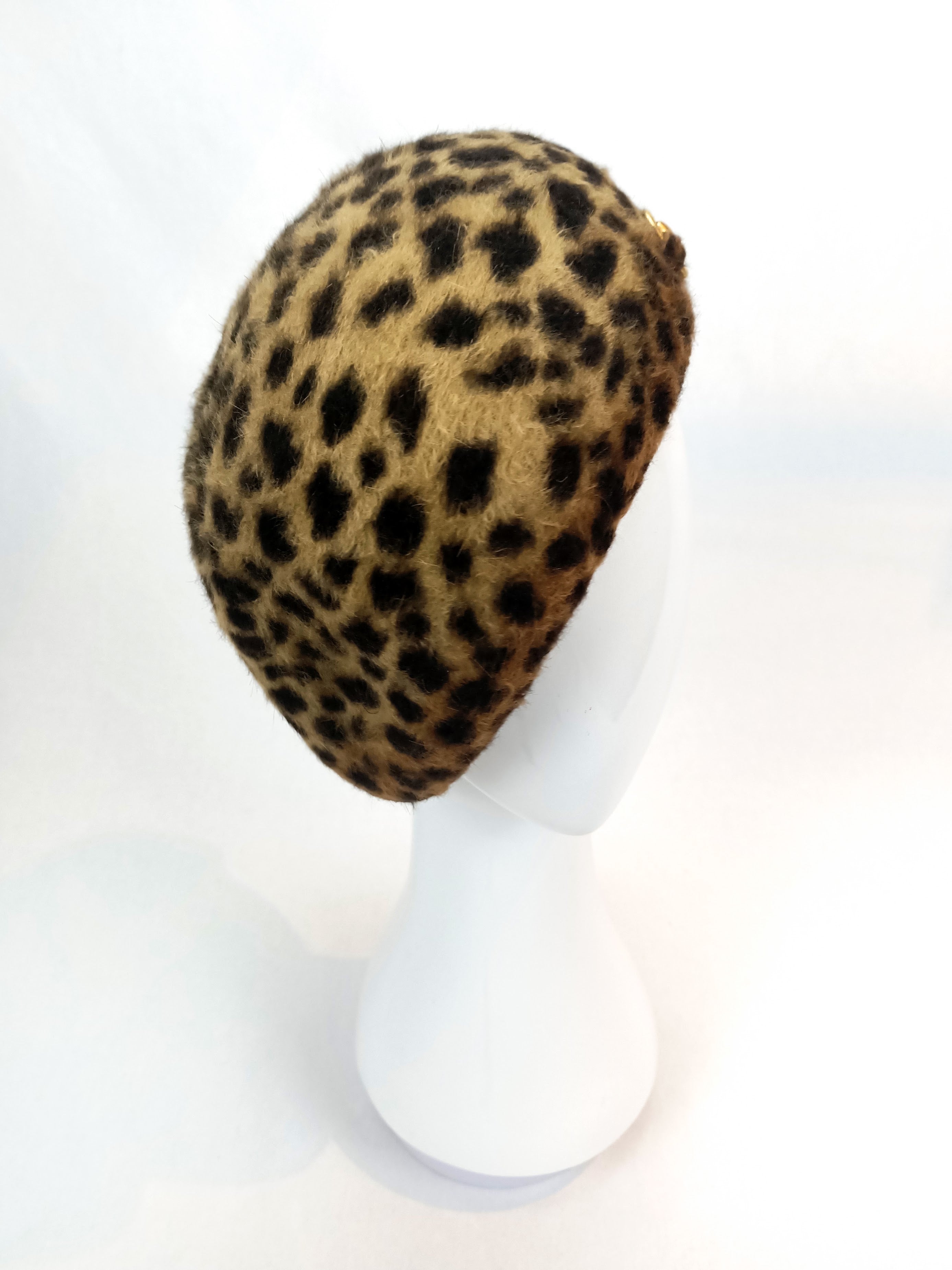Chantal by Kathryn Lee Millinery – bespoke Gold beret for spring racing carnival