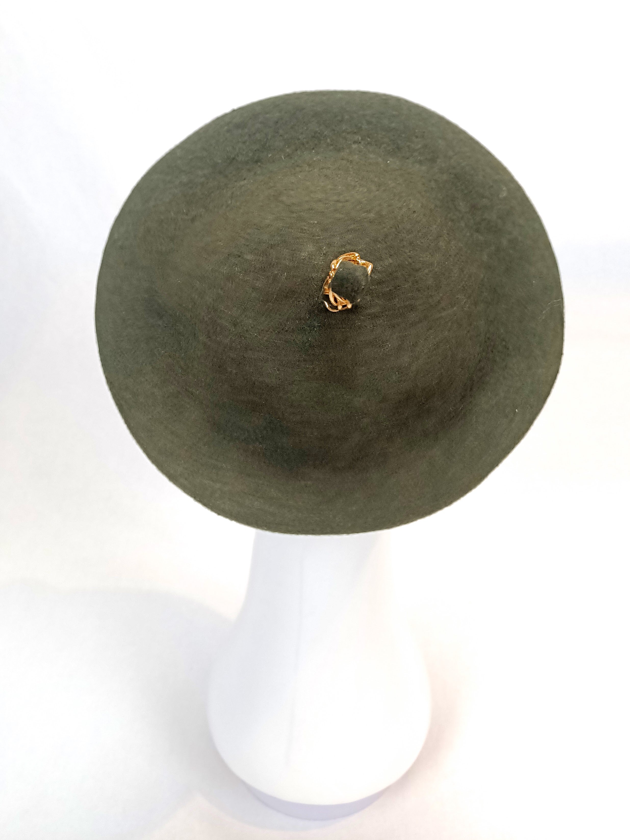 Australian milliner Kathryn Lee – Colette Khaki beret featuring felt