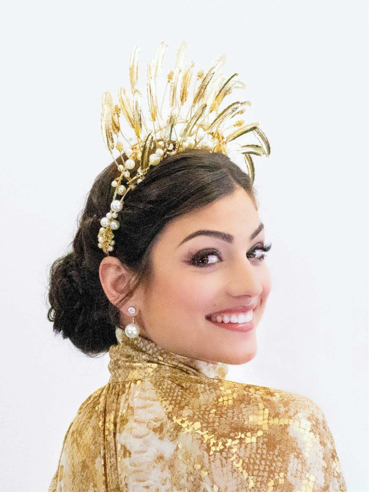 Australian milliner Kathryn Lee – Emma Pearl Gold headband featuring pearl