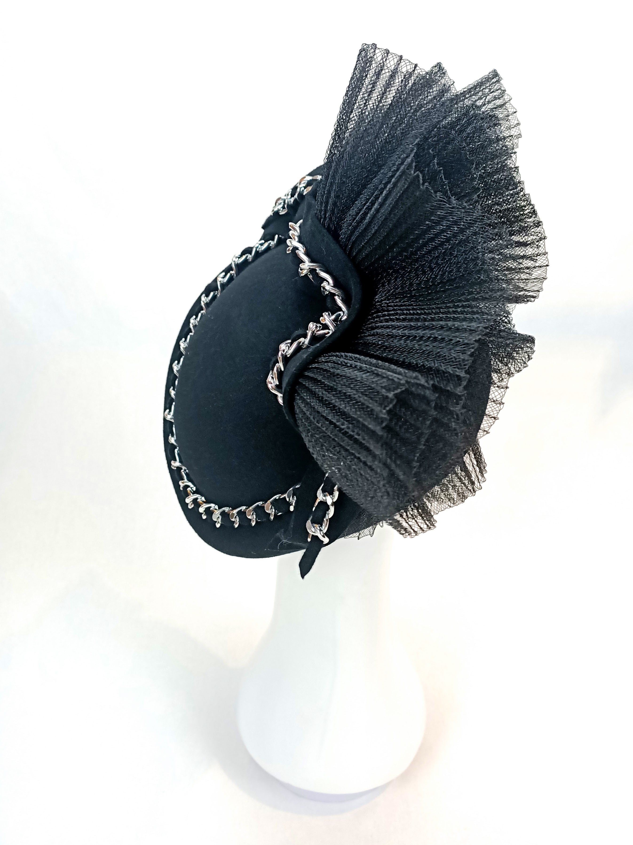 Handcrafted Silver beret Odette – Kathryn Lee bespoke collection