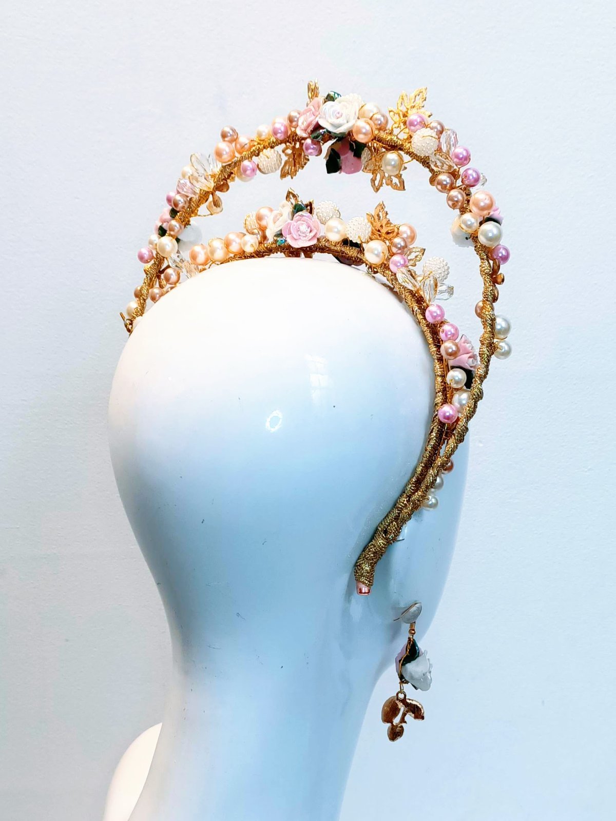 Phoebe headband – artisan millinery featuring pearl for spring racing carnival and beyond