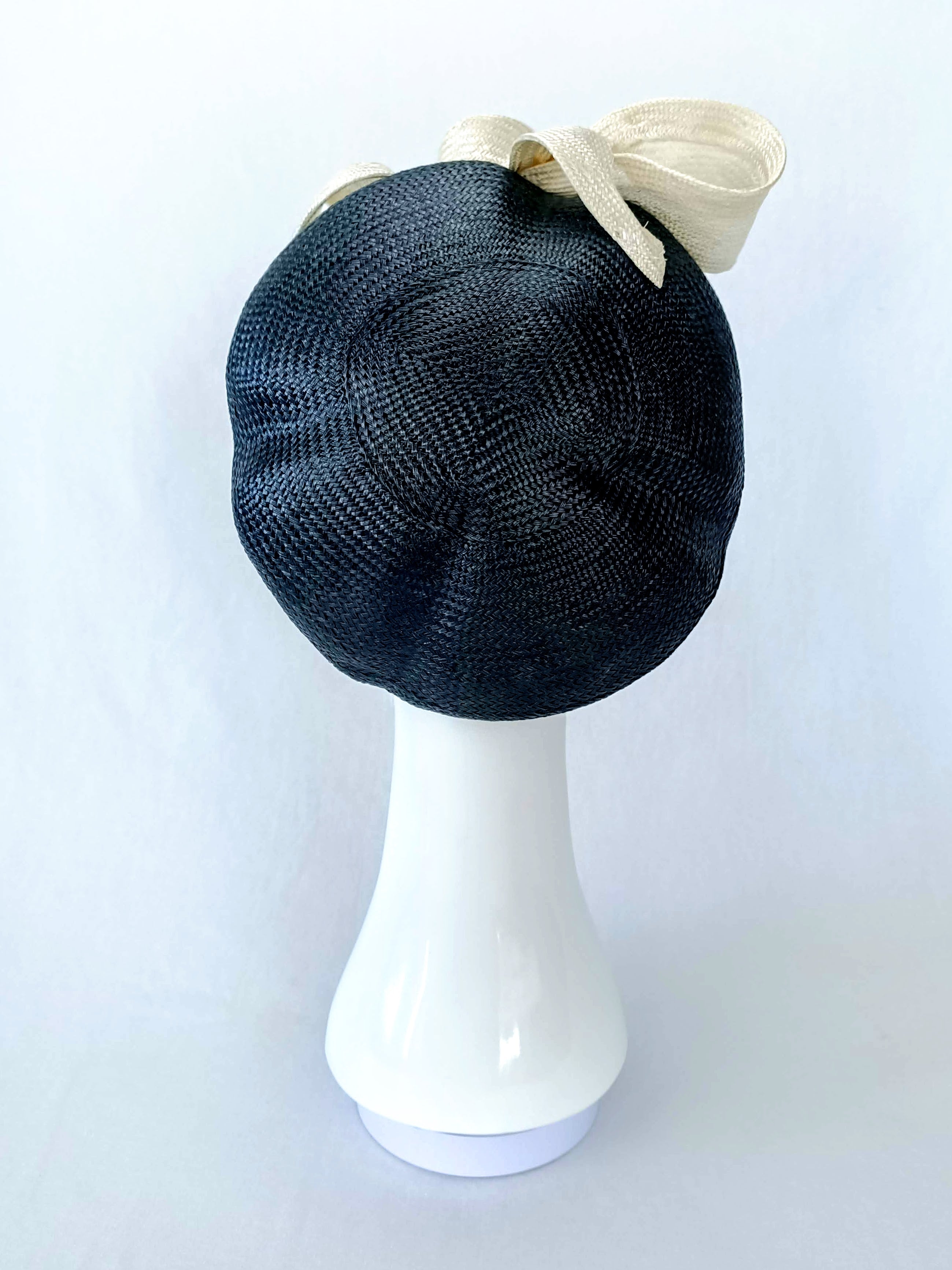 Suzette handcrafted beret crafted from straw – perfect for garden party and fashions on the field
