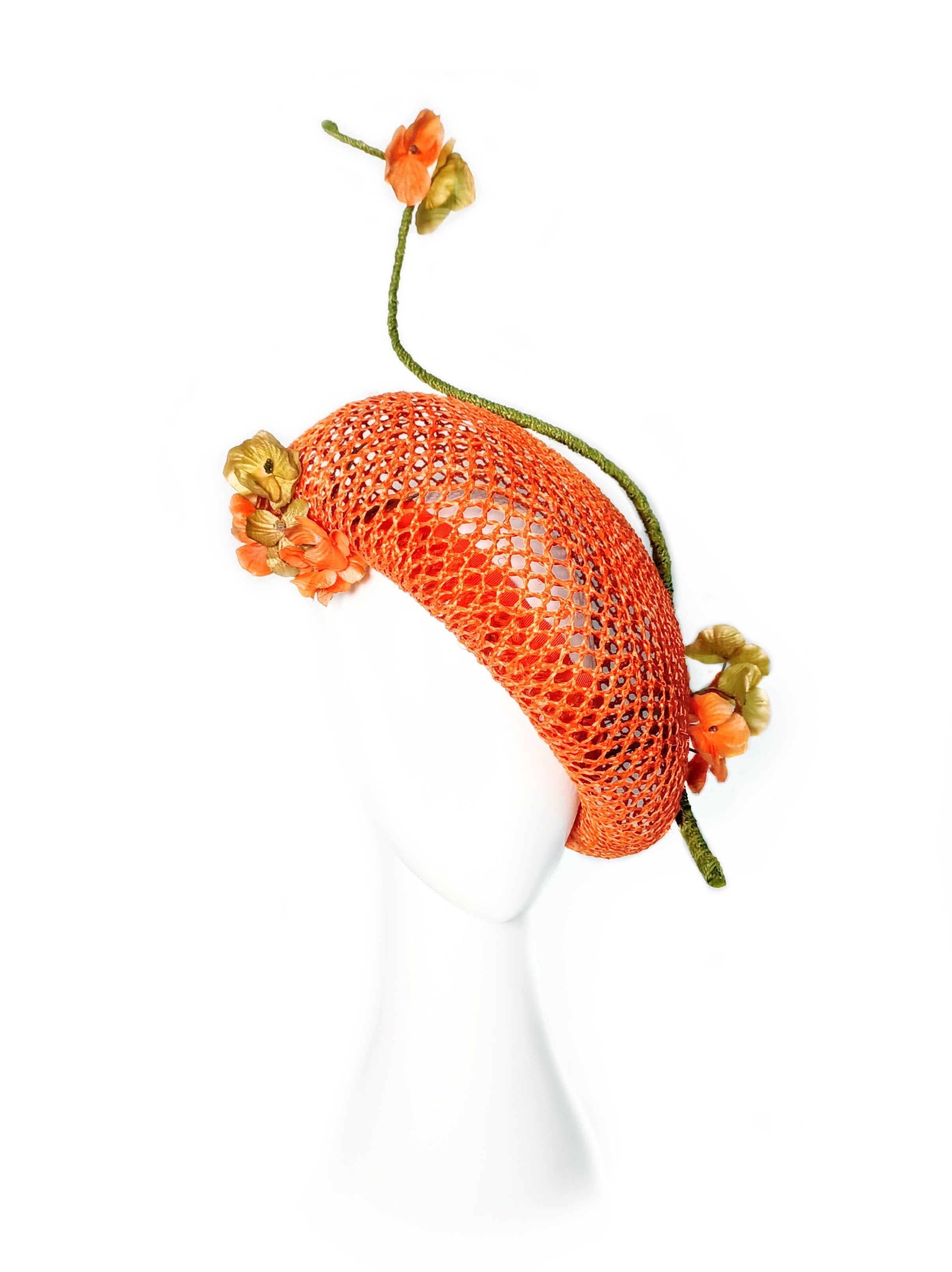 Bespoke Yvette beret crafted from straw and feather – designed for Cairns Amateurs by Kathryn Lee